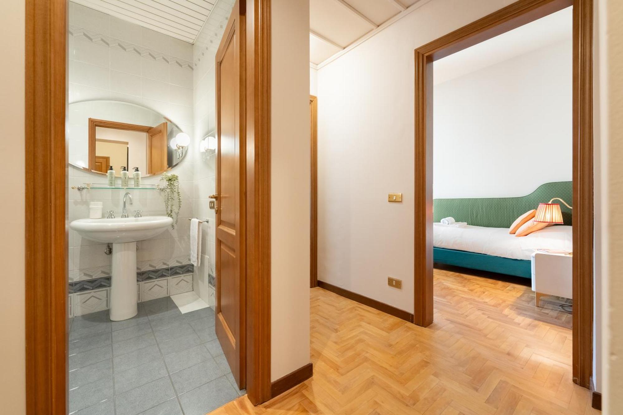 Appartamento Via Panzani 16, 3rd Floor - Antonella - Elegant & Spacious, 3-bedroom In Historic Center *