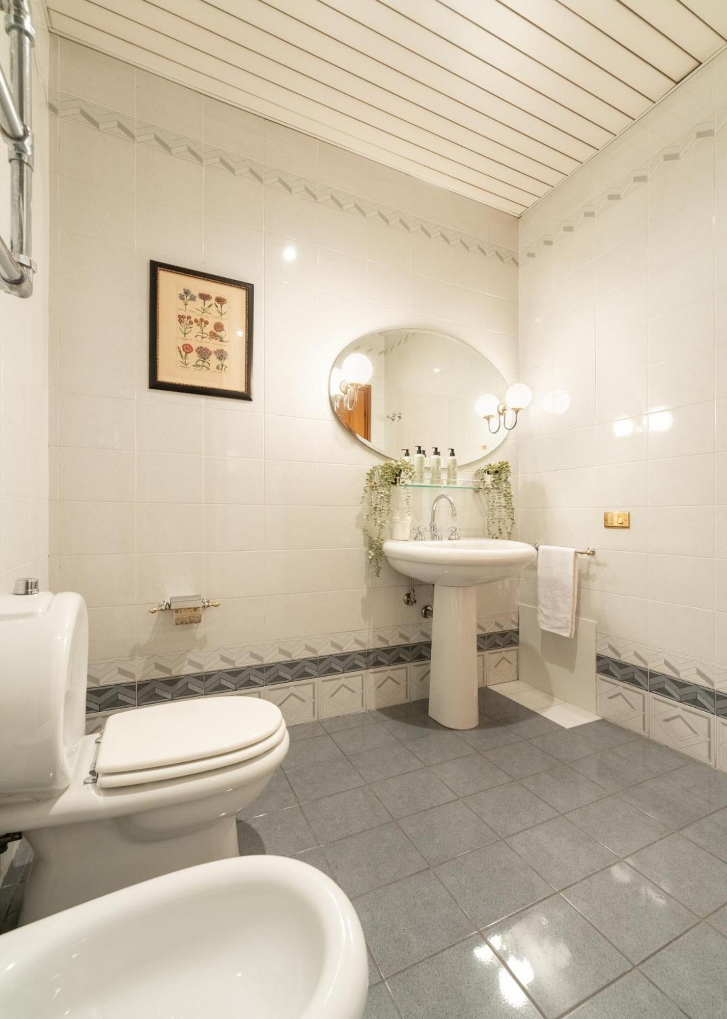 Via Panzani 16, 3rd Floor - Antonella - Elegant & Spacious, 3-bedroom In Historic Center *
