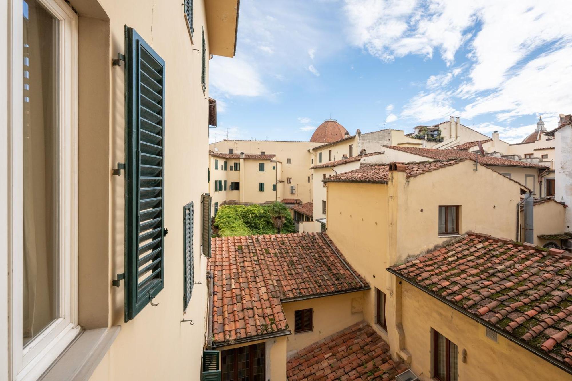 Via Panzani 16, 3rd Floor - Antonella - Elegant & Spacious, 3-bedroom In Historic Center Appartamento