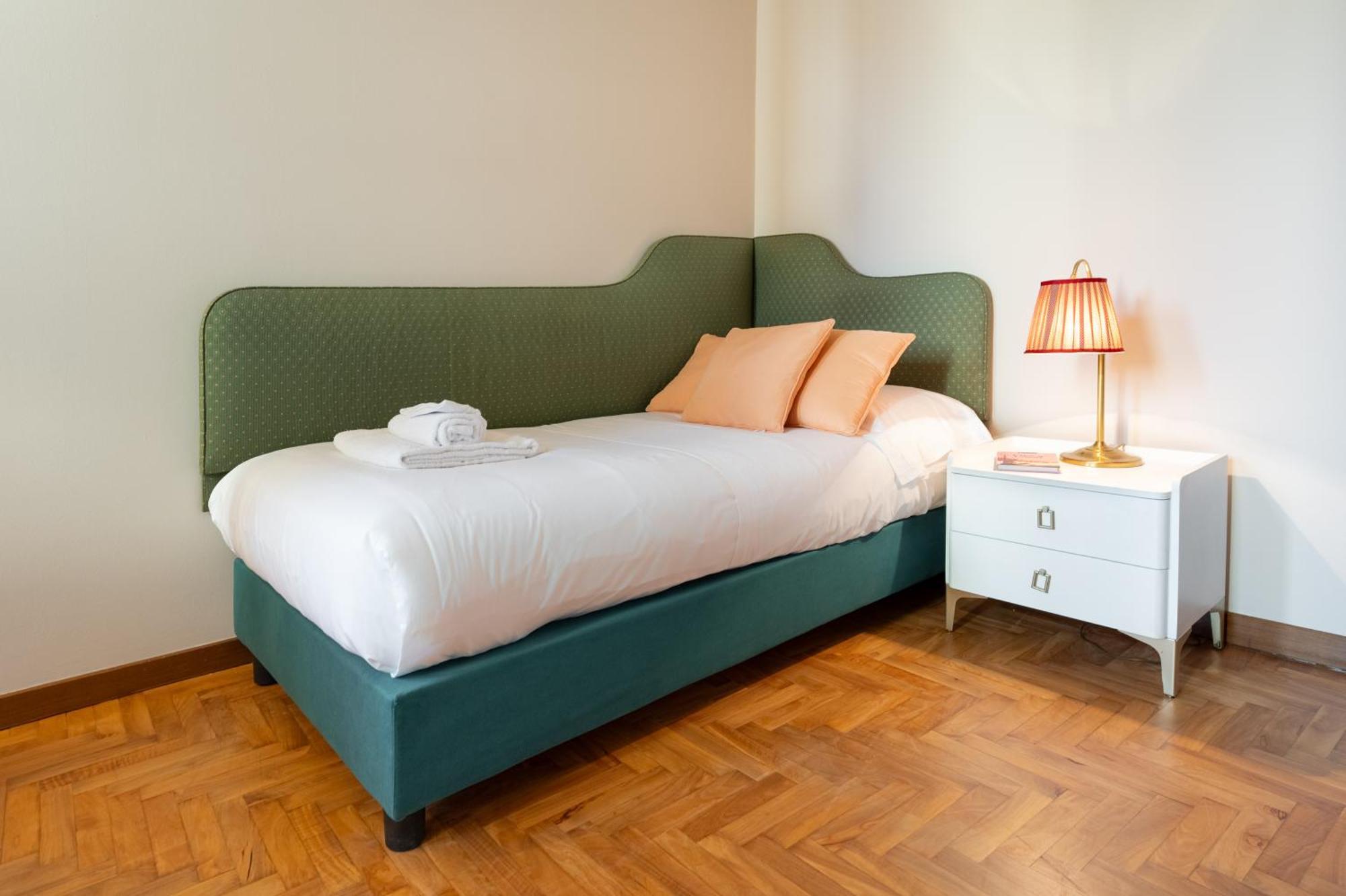 Via Panzani 16, 3rd Floor - Antonella - Elegant & Spacious, 3-bedroom In Historic Center Appartamento