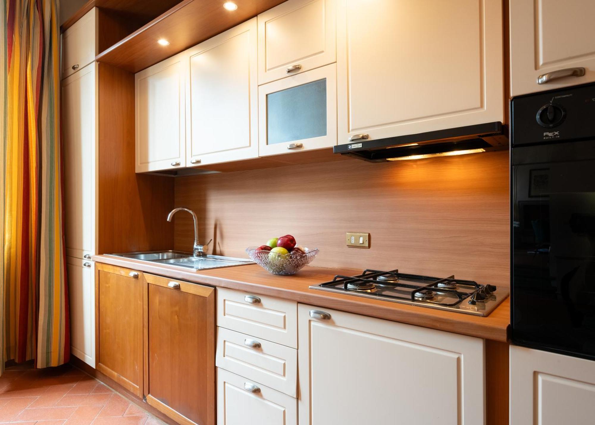 Via Panzani 16, 3rd Floor - Antonella - Elegant & Spacious, 3-bedroom In Historic Center Appartamento