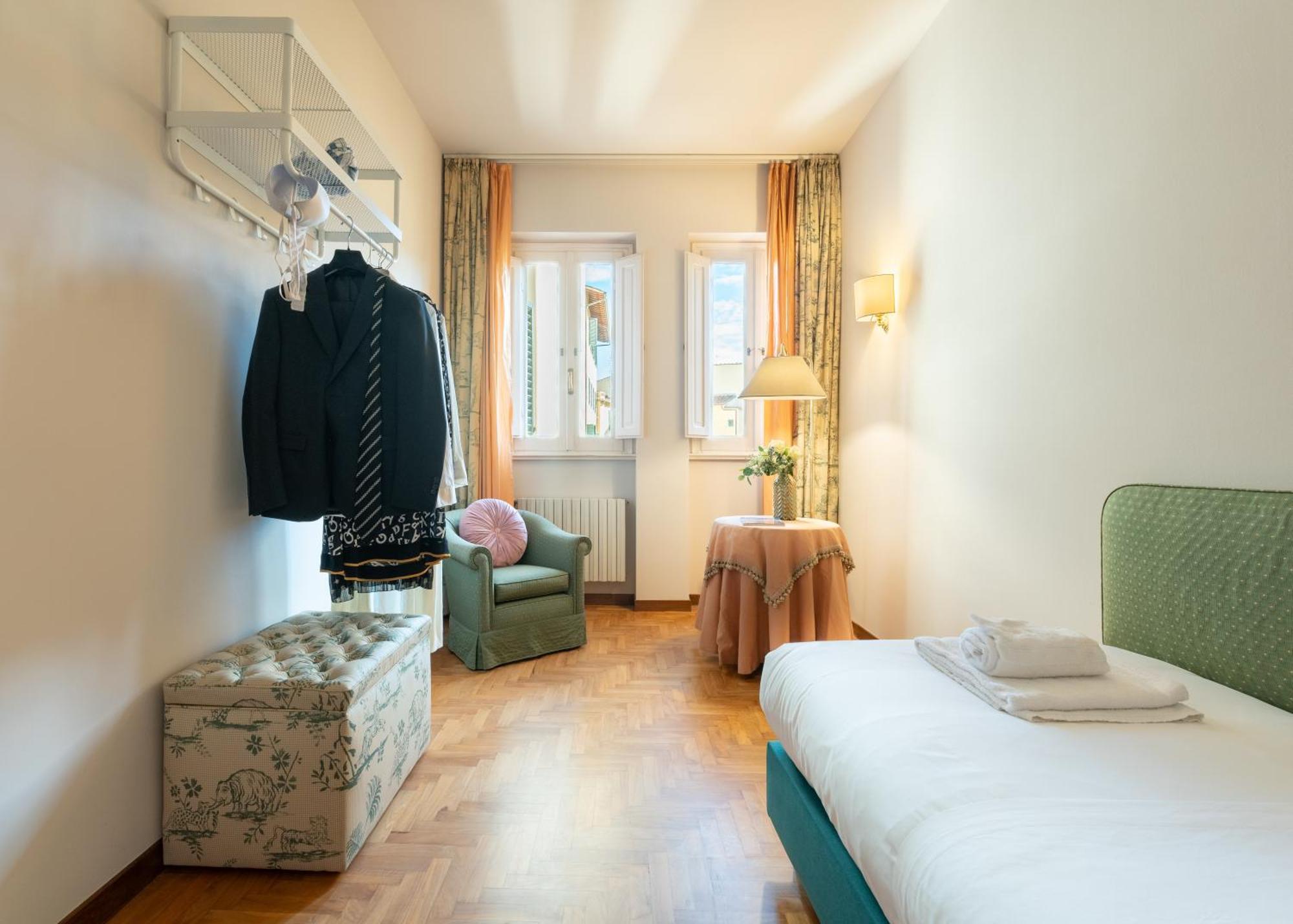 Via Panzani 16, 3rd Floor - Antonella - Elegant & Spacious, 3-bedroom In Historic Center *